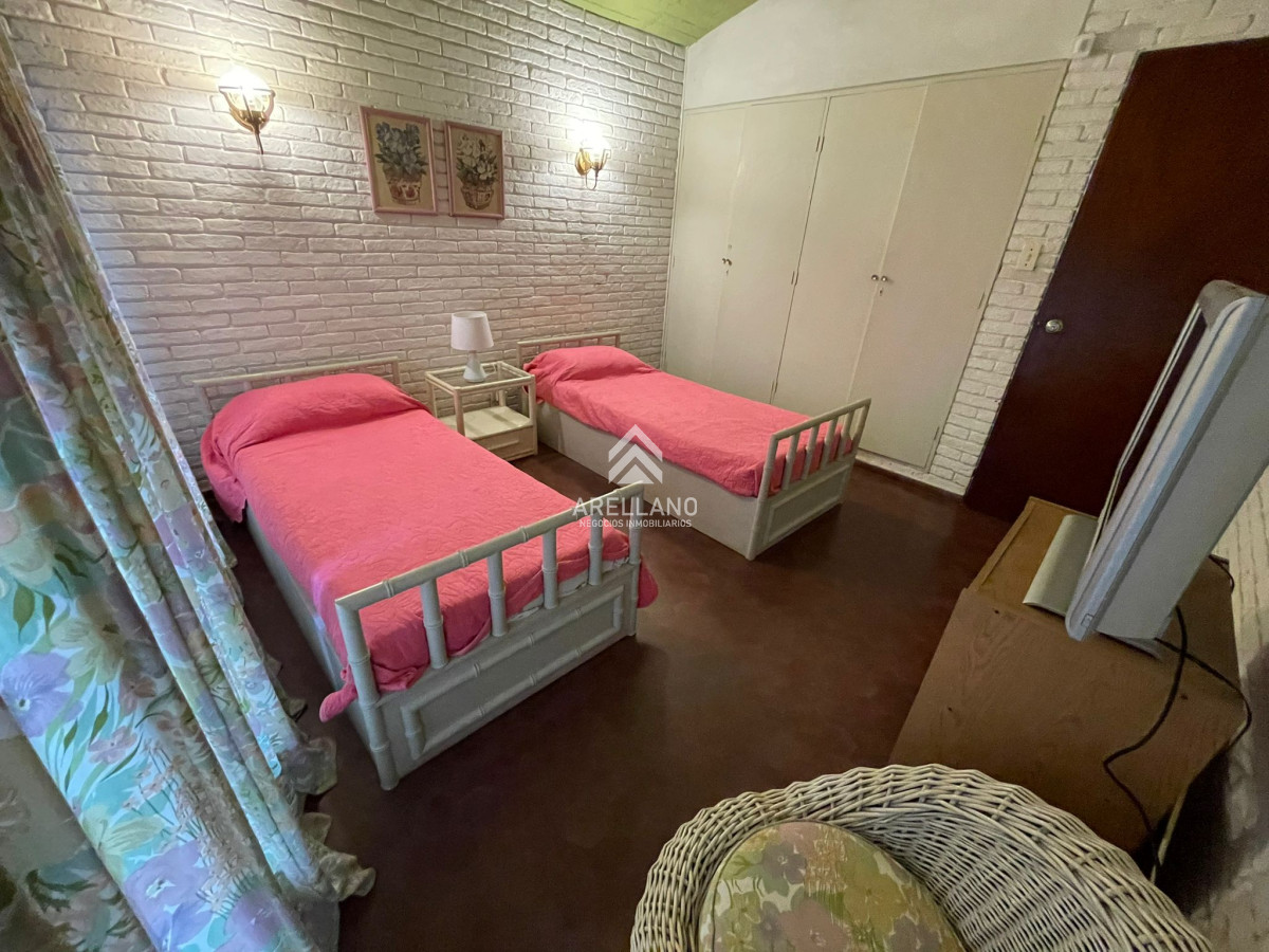Casa ID.5898 - Venta de casa 4 dormitorios en zona Paradas, proxima al mar. 