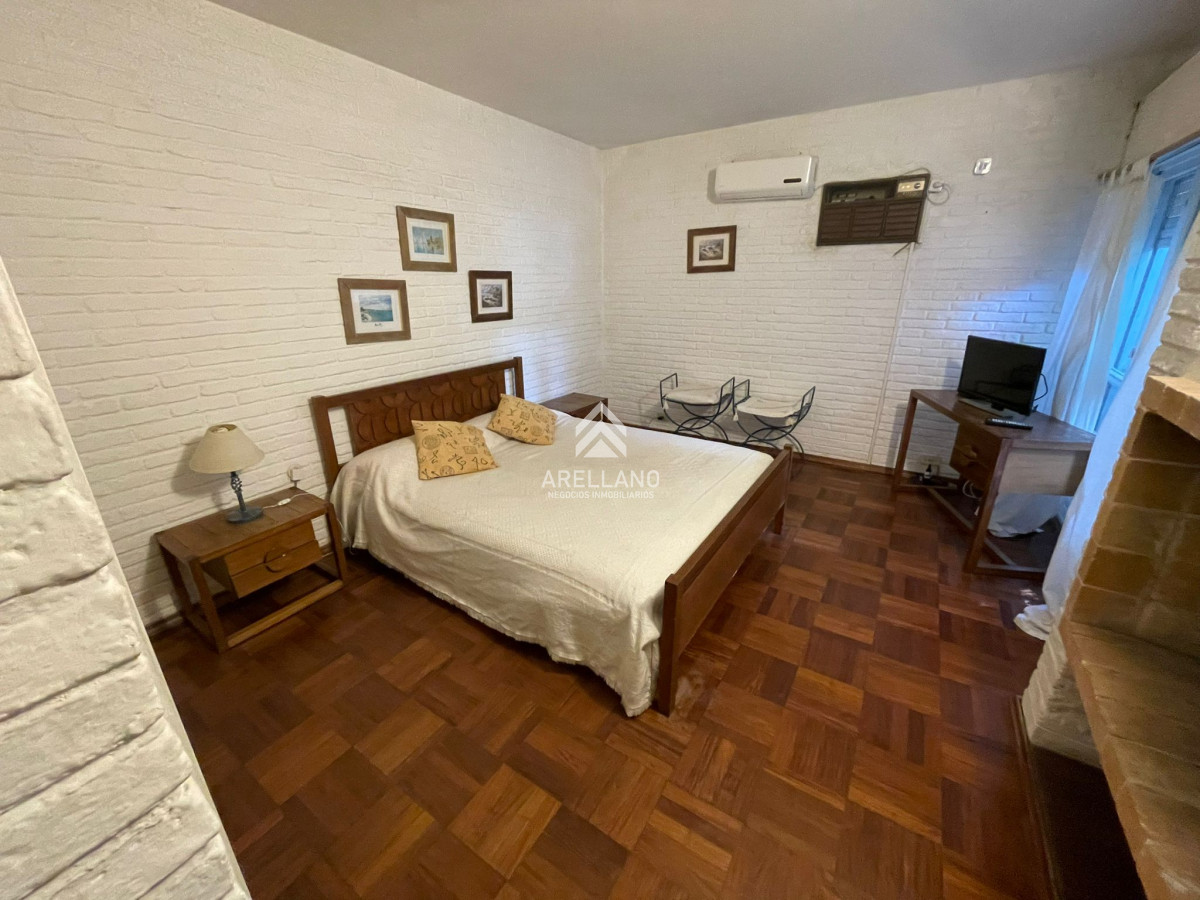 Casa ID.5898 - Venta de casa 4 dormitorios en zona Paradas, proxima al mar. 