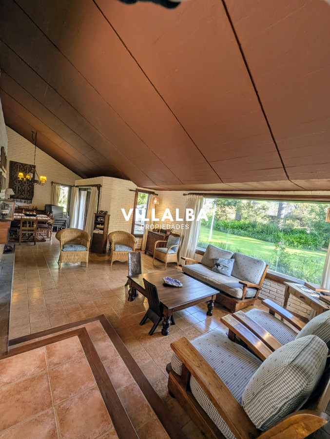 Apartamento ID.4037 - Oportunidad venta gran casa en zona residencial y proyeccion comercial 