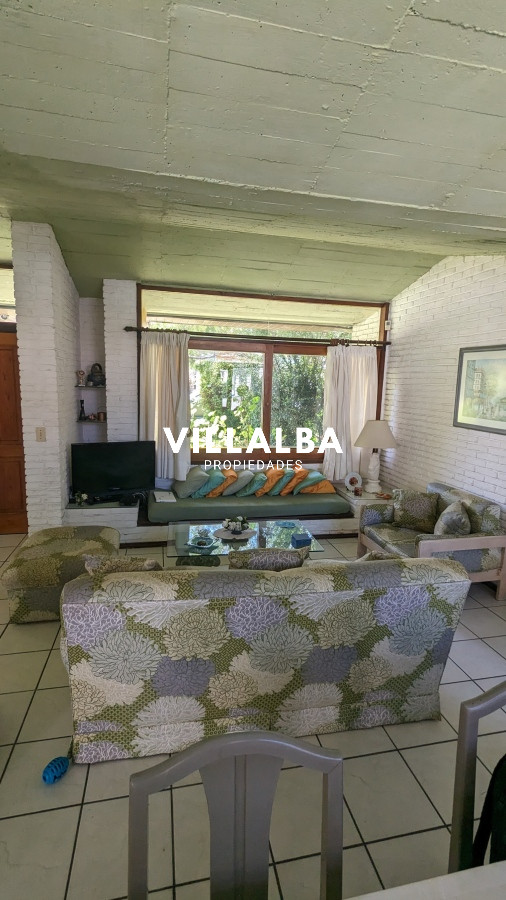 Casa ID.3074 - Venta de casa 4 dormitorios en zona Paradas, proxima al mar. 