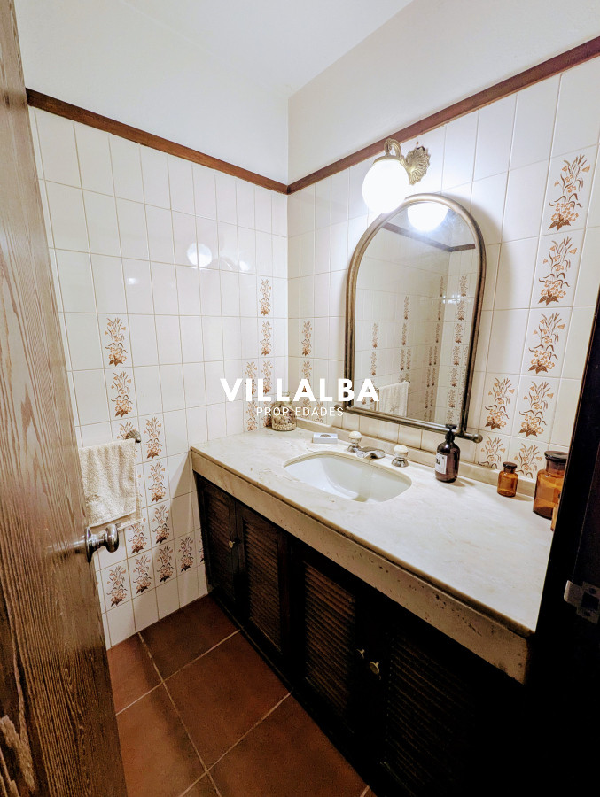 Apartamento ID.4037 - Oportunidad venta gran casa en zona residencial y proyeccion comercial 