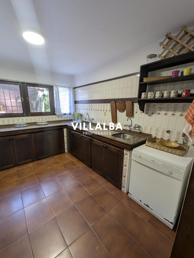 Apartamento ID.4037 - Oportunidad venta gran casa en zona residencial y proyeccion comercial 