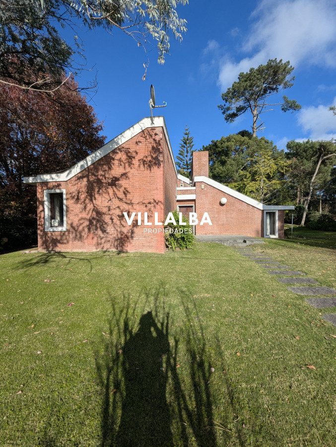 Apartamento ID.4037 - Oportunidad venta gran casa en zona residencial y proyeccion comercial 