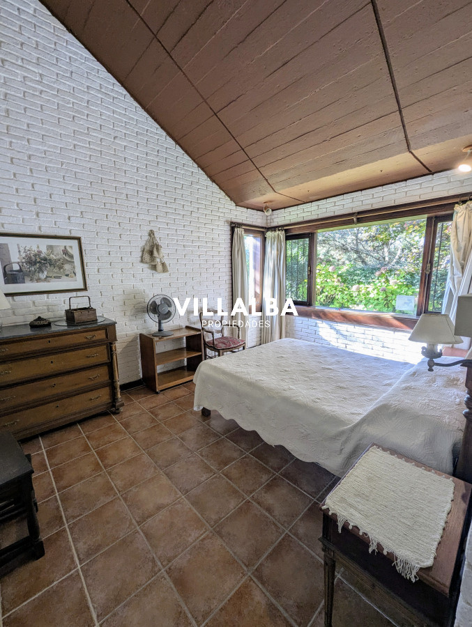 Apartamento ID.4037 - Oportunidad venta gran casa en zona residencial y proyeccion comercial 