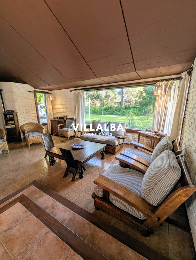 Apartamento ID.4037 - Oportunidad venta gran casa en zona residencial y proyeccion comercial 