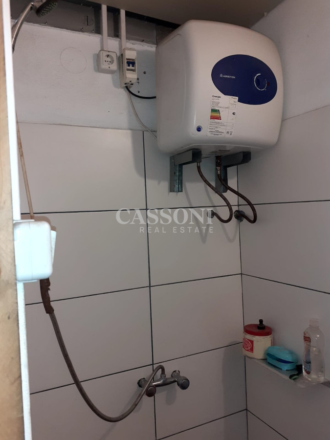 Local Comercial ID.945 - Excelente galpón y local comercial