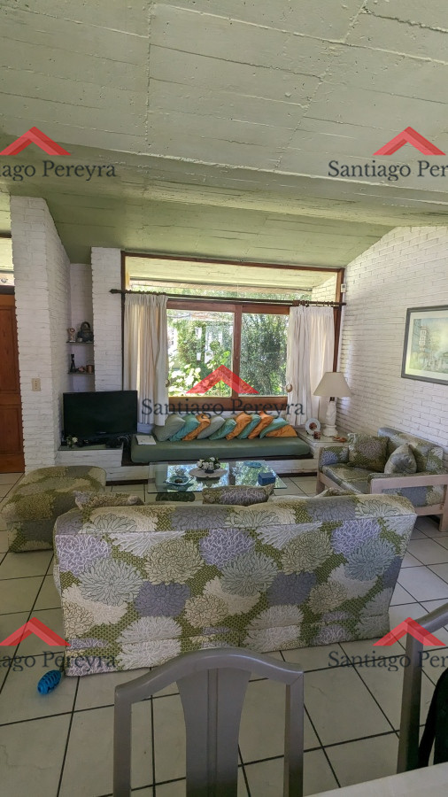 Casa ID.15578 - Venta de casa 4 dormitorios en zona Paradas, proxima al mar. 