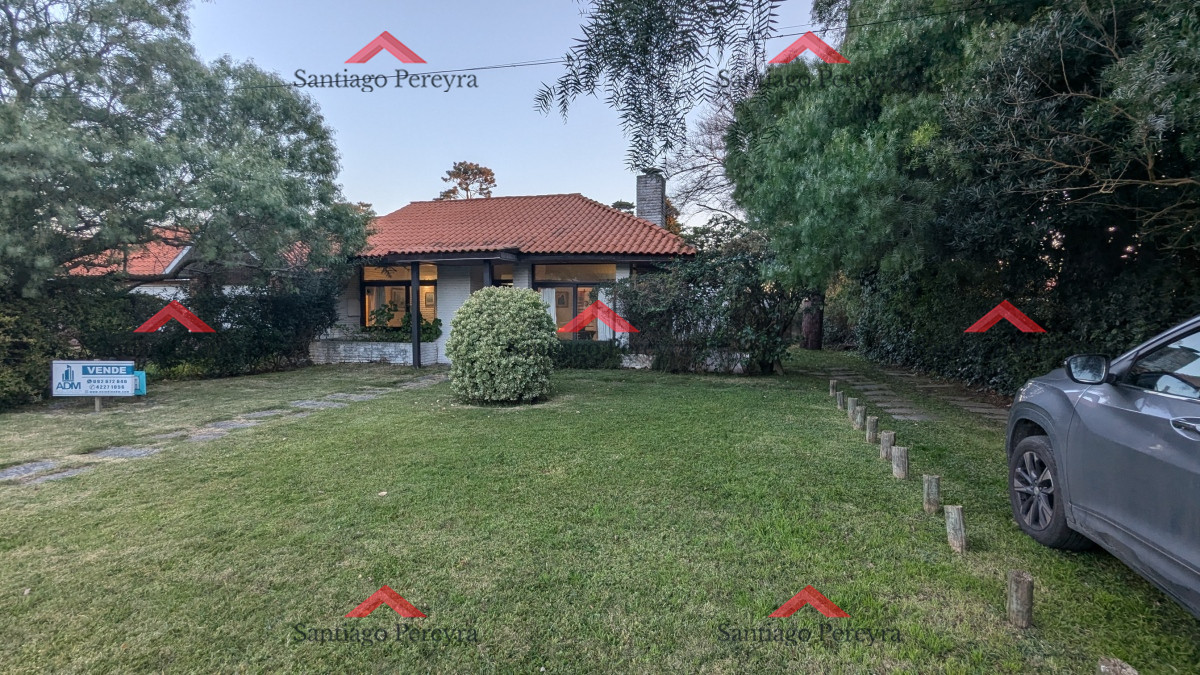 Casa ID.15578 - Venta de casa 4 dormitorios en zona Paradas, proxima al mar. 
