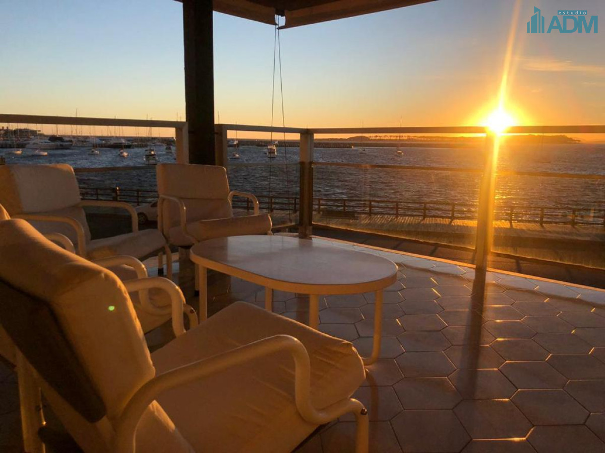 Apartamento ID.257 - Gran departamento, con la mejor vista al puerto 
