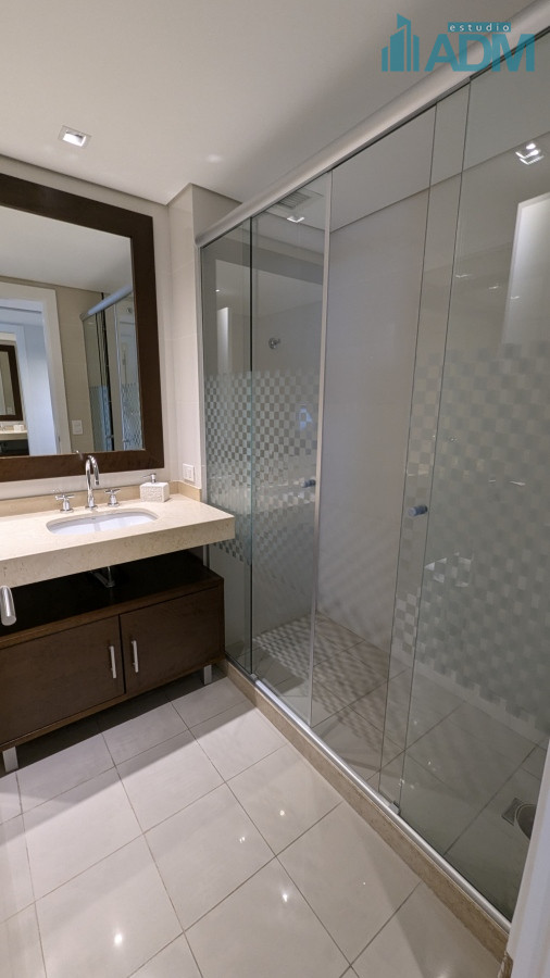 Apartamento ID.1665 - Alquiler departamento frente al mar, 4 suites y dependencia.
