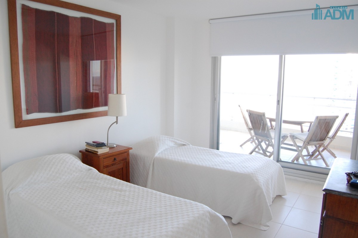 Apartamento ID.314 - Estupendo apartamento en zona Brava con vista al mar
