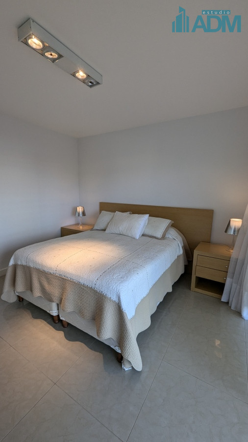 Apartamento ID.1665 - Alquiler departamento frente al mar, 4 suites y dependencia.