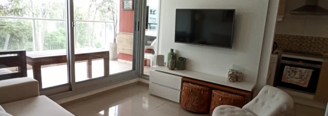 Moderno apartamento, parrillero propio.