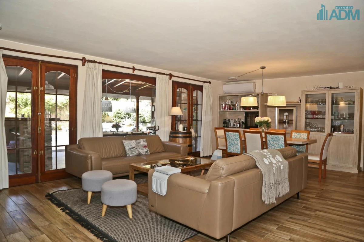 Casa ID.1714 - Casa en venta en Playa Mansa.