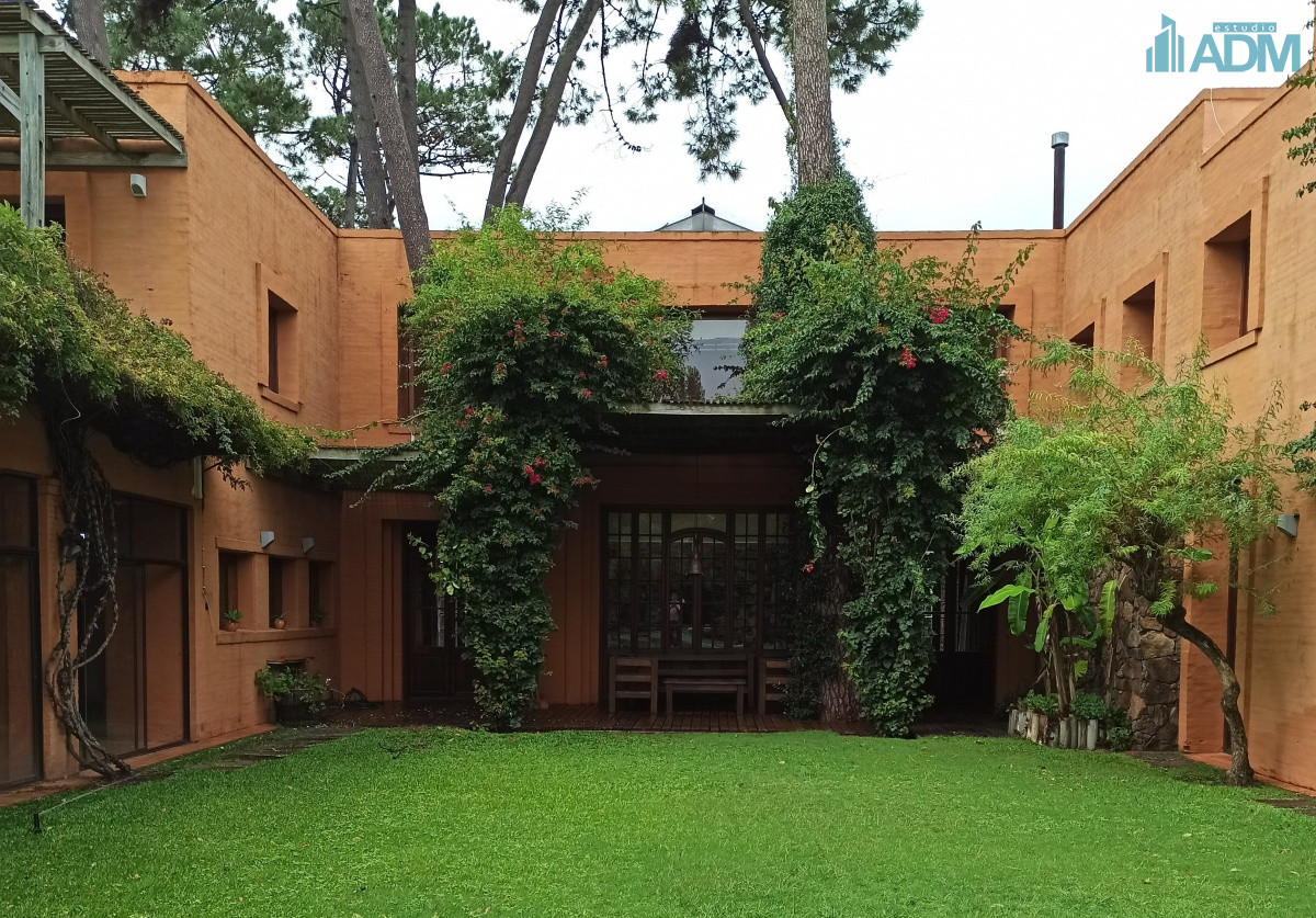 Casa ID.156 - Estupenda propiedad en barrio privado de Punta del Este