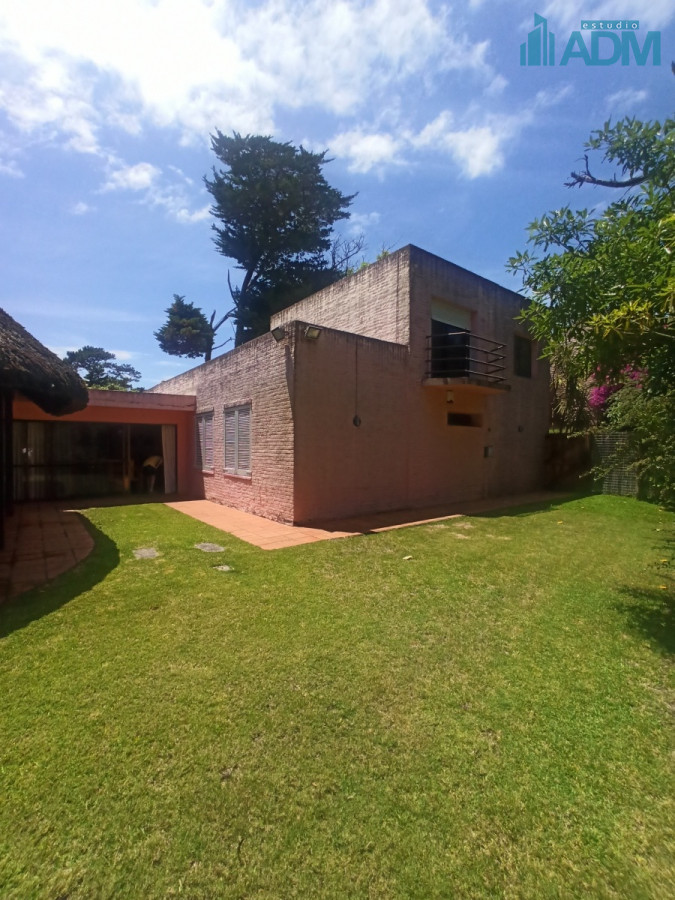 Casa ID.970 - Casa con gran capacidad, en excelente ubicacion