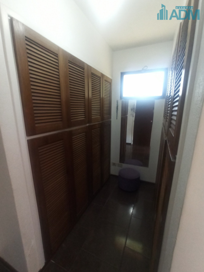 Casa ID.970 - Casa con gran capacidad, en excelente ubicacion