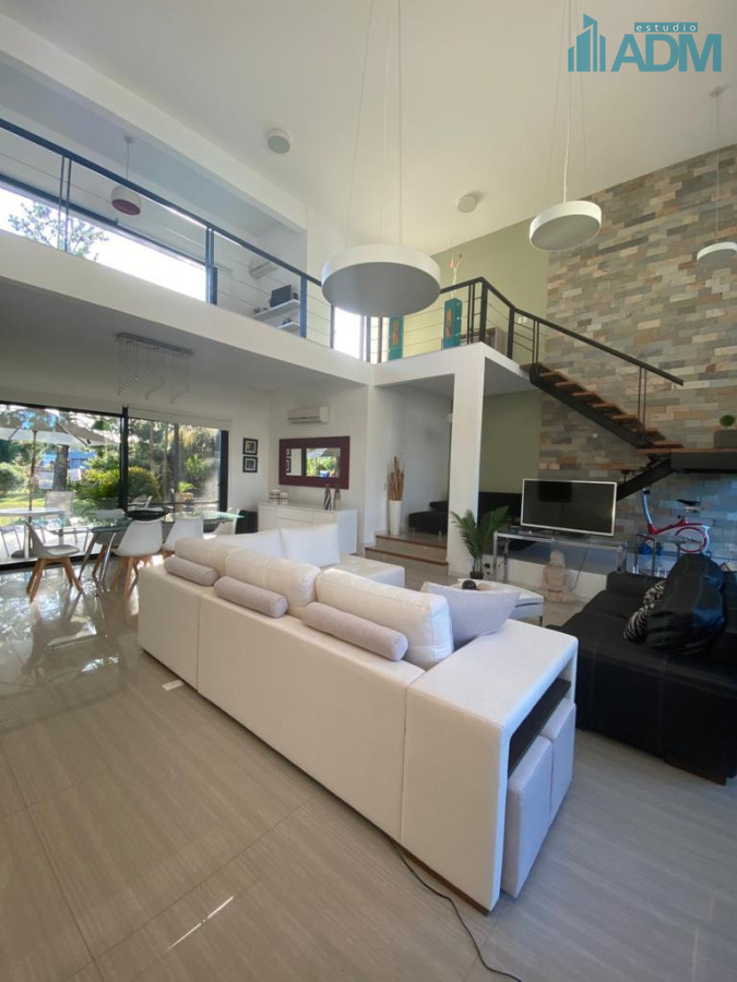 Casa ID.53 - Casa en Venta y Alquiler en Barrio Privado.