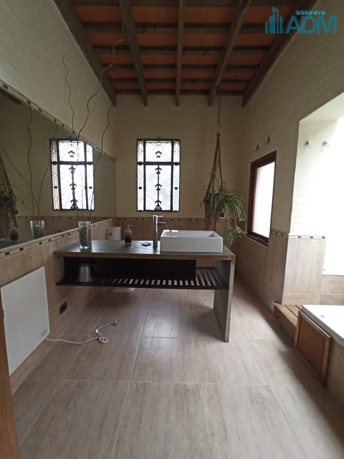 Casa ID.156 - Estupenda propiedad en barrio privado de Punta del Este