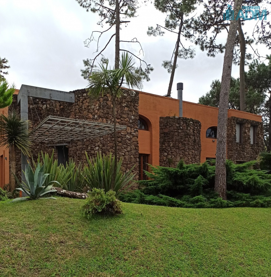 Casa ID.156 - Estupenda propiedad en barrio privado de Punta del Este