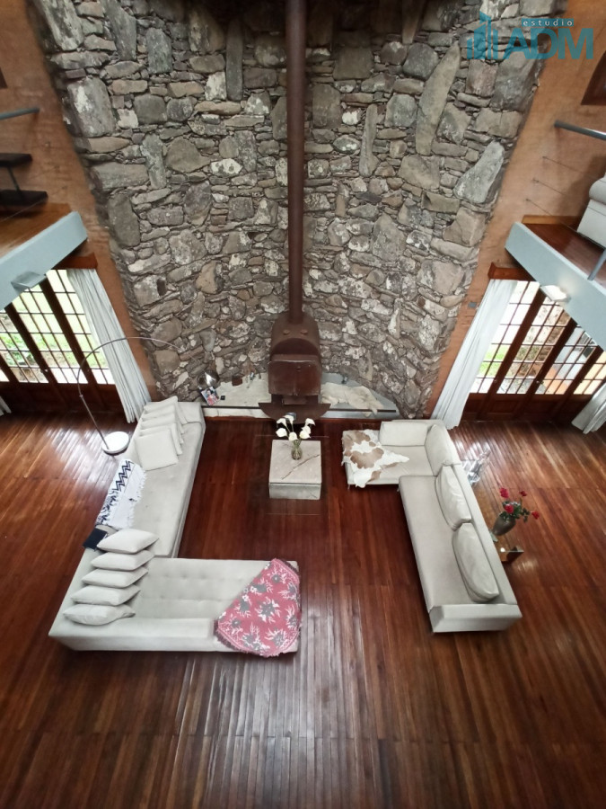 Casa ID.156 - Estupenda propiedad en barrio privado de Punta del Este