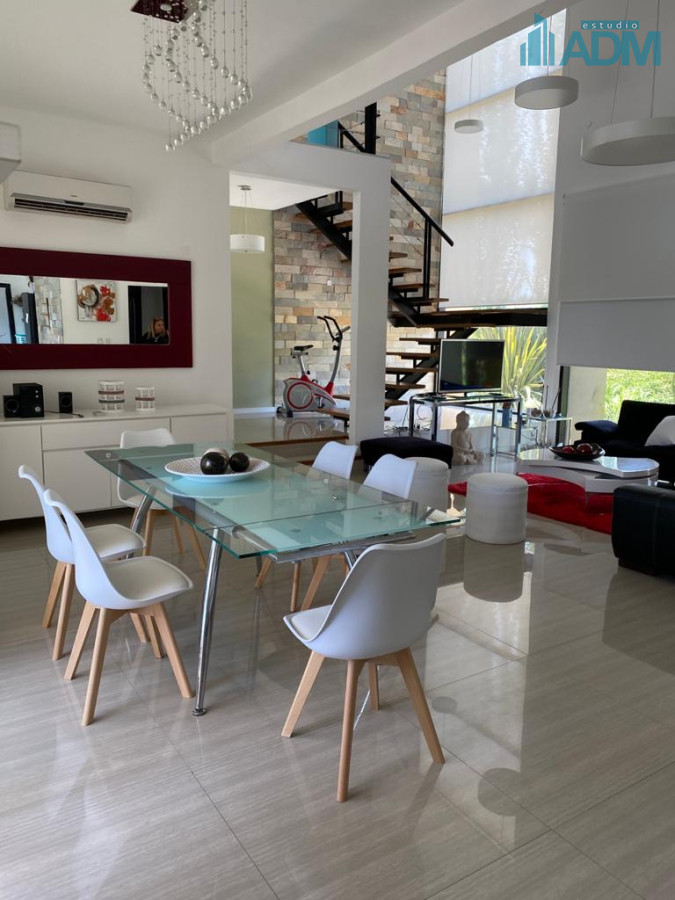 Casa ID.53 - Casa en Venta y Alquiler en Barrio Privado.