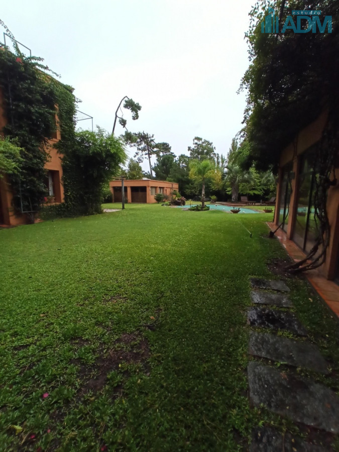 Casa ID.156 - Estupenda propiedad en barrio privado de Punta del Este