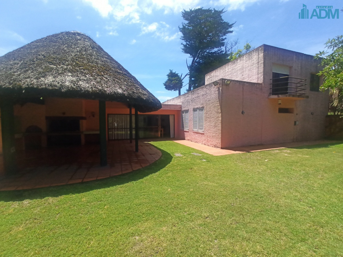 Casa ID.970 - Casa con gran capacidad, en excelente ubicacion