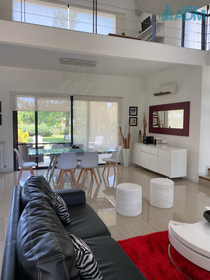 Casa ID.53 - Casa en Venta y Alquiler en Barrio Privado.