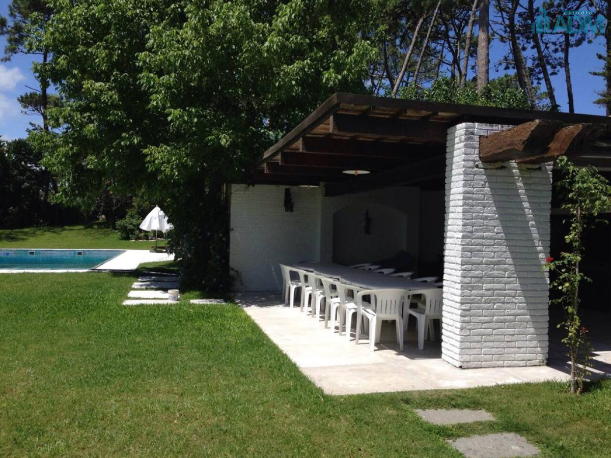 Casa ID.289 - Gran casa en zona paradas