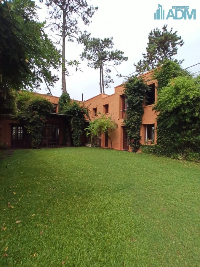 Casa ID.156 - Estupenda propiedad en barrio privado de Punta del Este