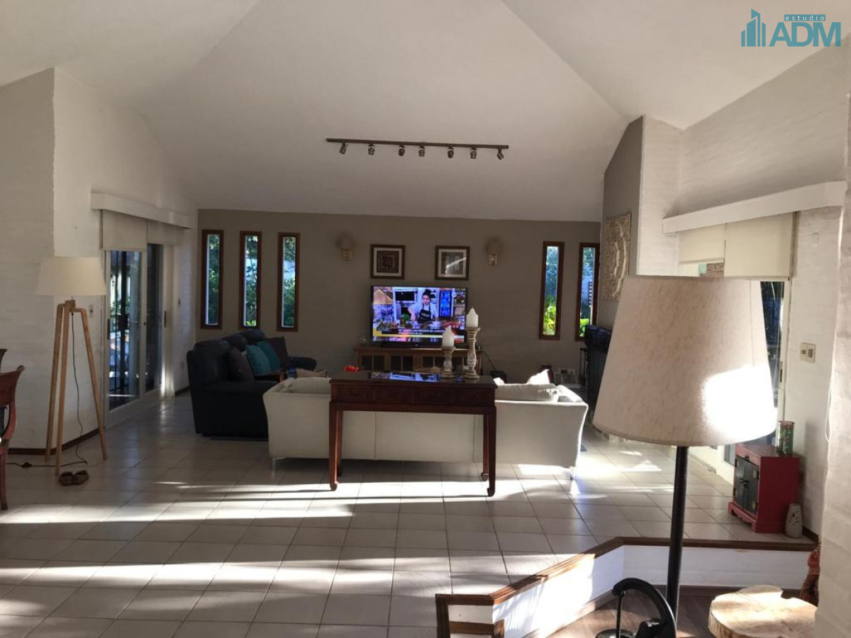 Casa ID.865 - Excelente casa con todo el confort en Lugano