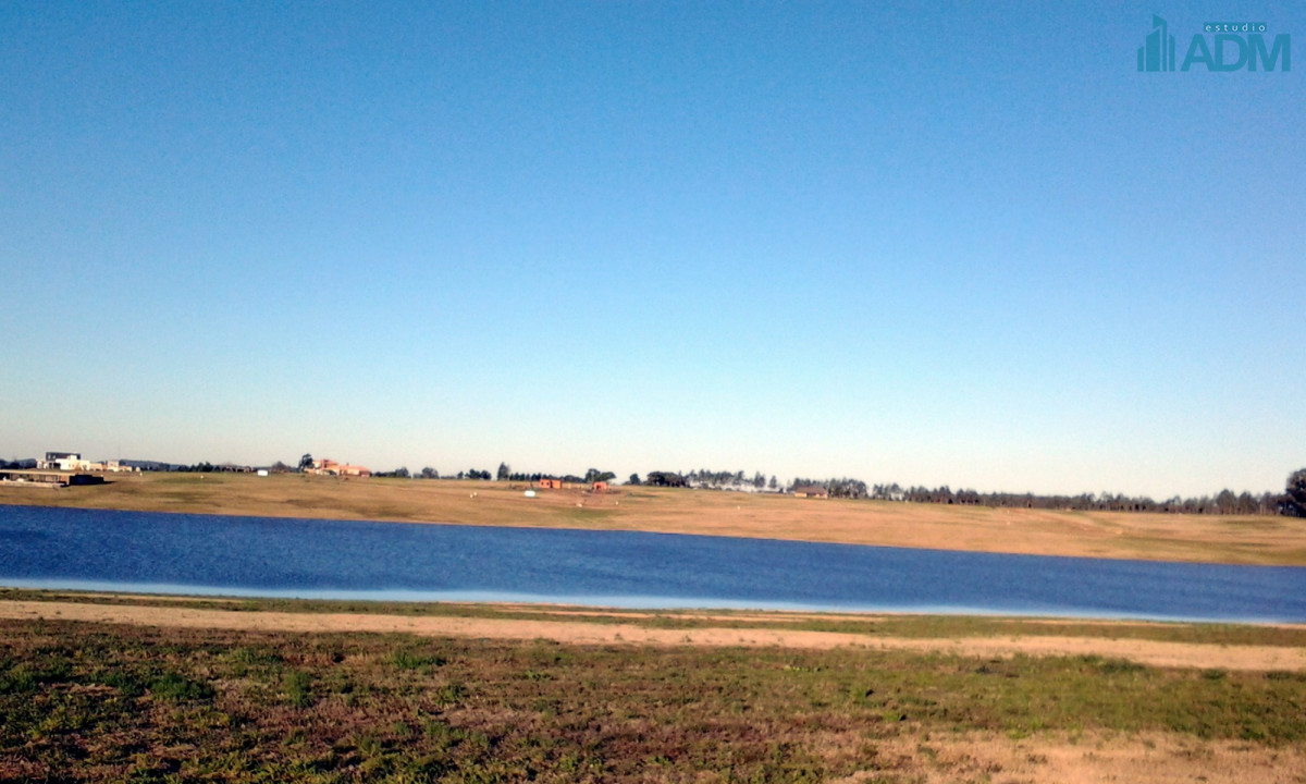 Terreno ID.362 - Estupenda chacra en Laguna de Los Cisnes, con 50 mts de costa