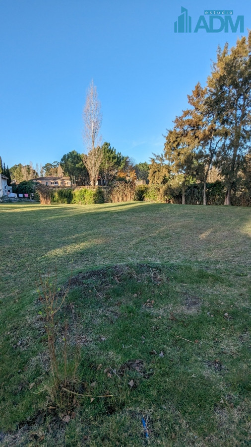 Terreno ID.1533 - Lote 1200 mts  en venta barrio privado