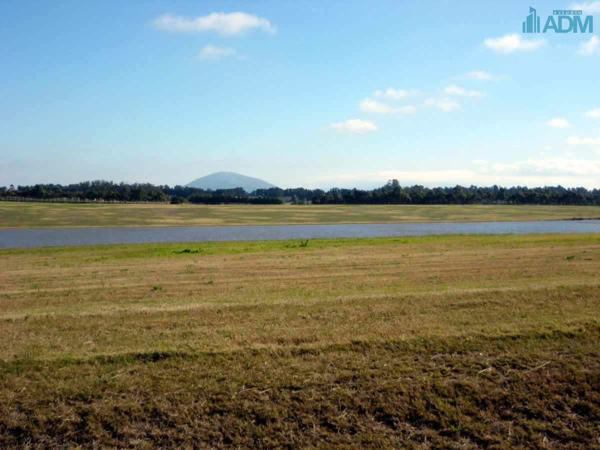 Terreno ID.362 - Estupenda chacra en Laguna de Los Cisnes, con 50 mts de costa