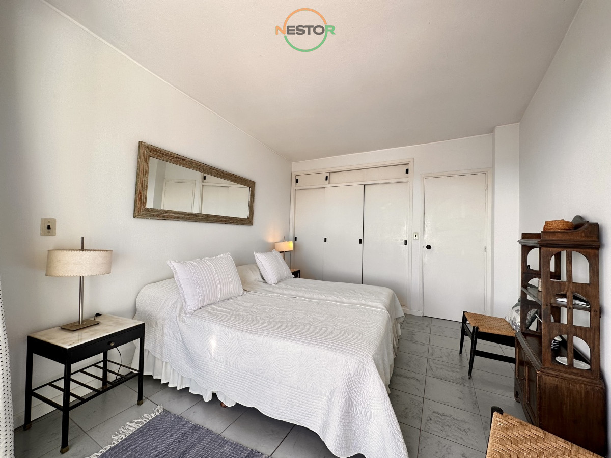 Apartamento ID.6823 - Piso alto en venta, con inmejorable vistas al mar y puerto de Punta del Este