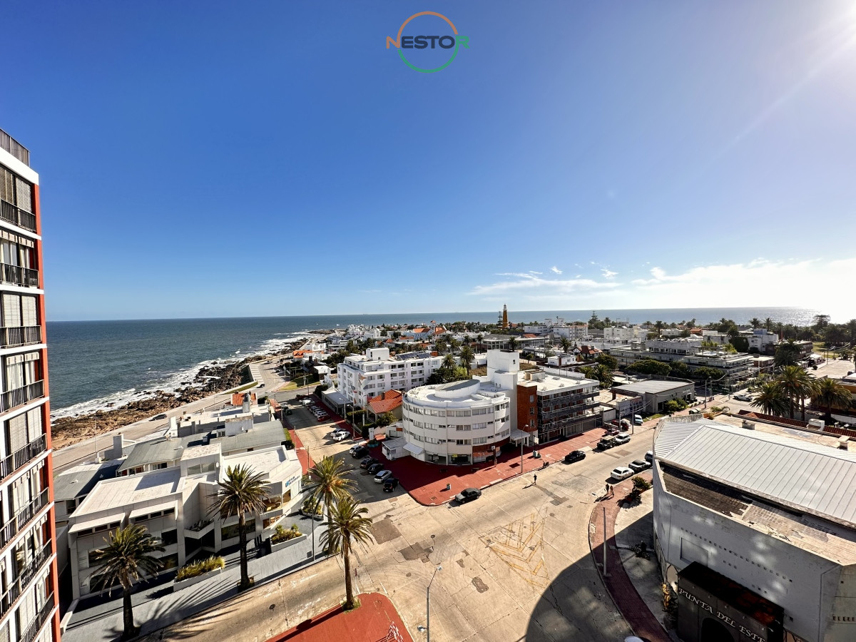 Apartamento ID.6823 - Piso alto en venta, con inmejorable vistas al mar y puerto de Punta del Este