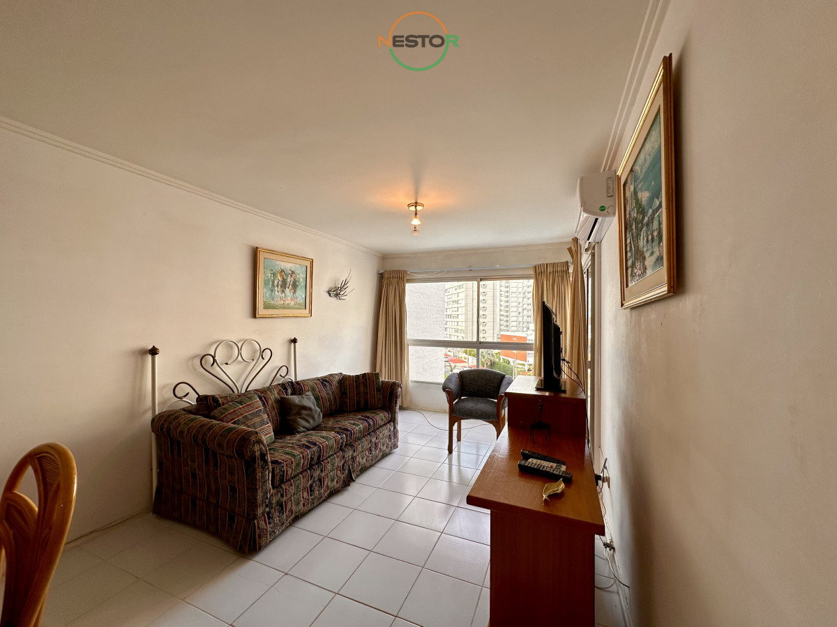 Apartamento ID.6821 - En alquiler , muy lindo apto en edificio con servicios, muy cerca del mar.