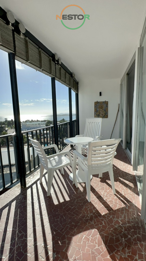 Apartamento ID.6823 - Piso alto en venta, con inmejorable vistas al mar y puerto de Punta del Este