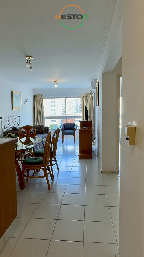 Apartamento ID.6821 - En alquiler , muy lindo apto en edificio con servicios, muy cerca del mar.