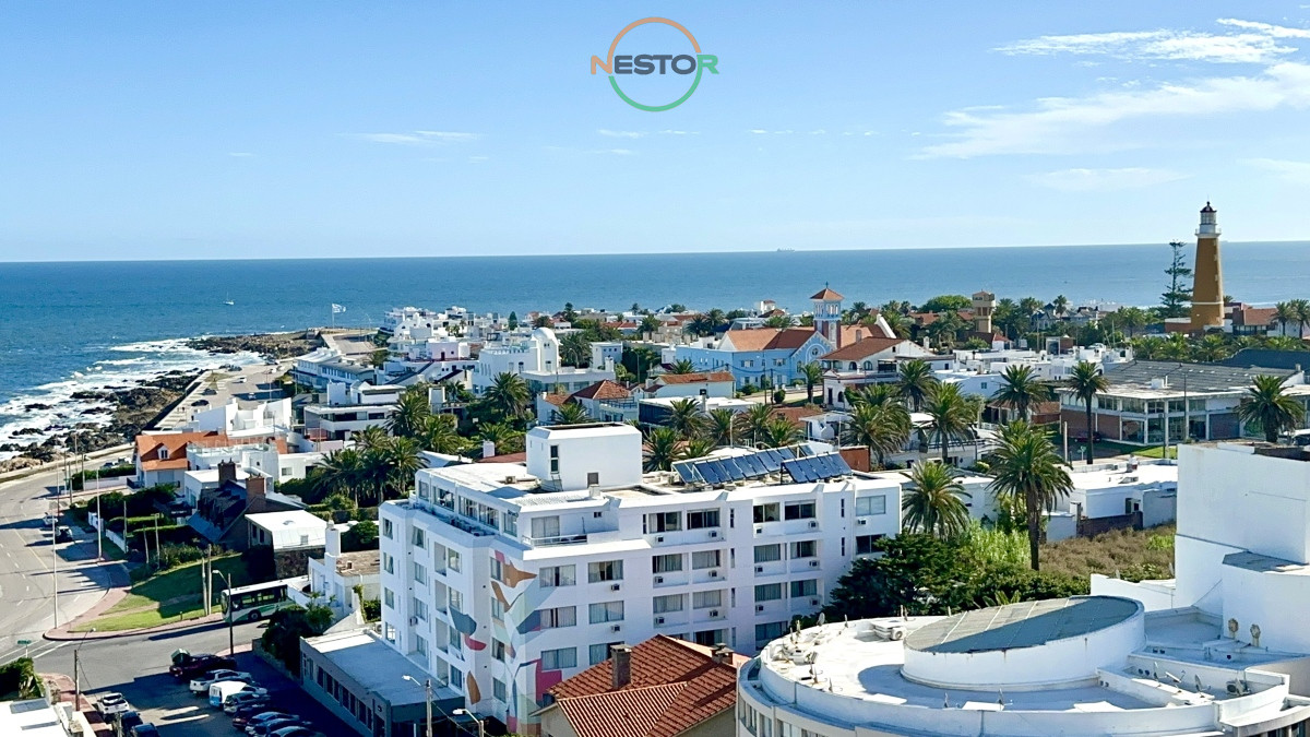 Apartamento ID.6823 - Piso alto en venta, con inmejorable vistas al mar y puerto de Punta del Este