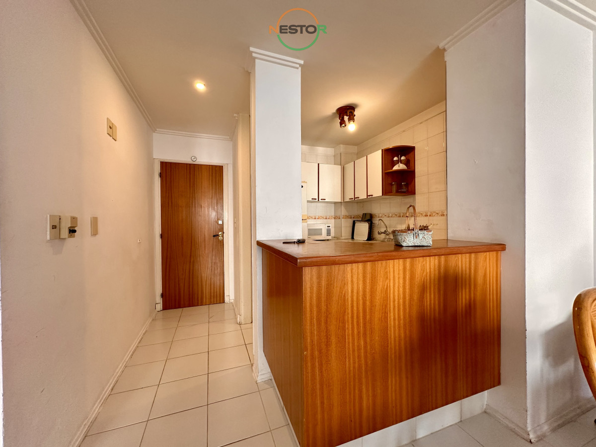 Apartamento ID.6821 - En alquiler , muy lindo apto en edificio con servicios, muy cerca del mar.