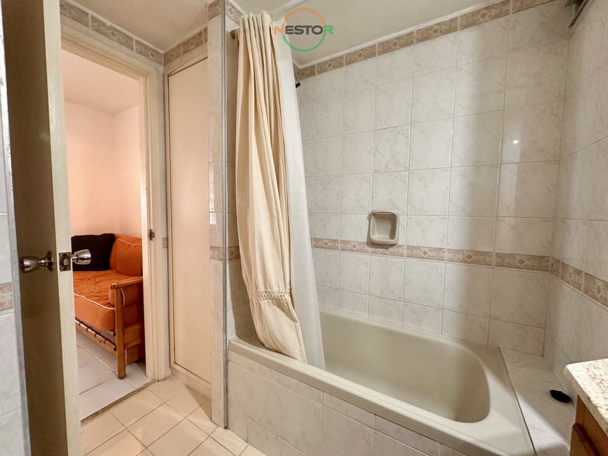 Apartamento ID.6821 - En alquiler , muy lindo apto en edificio con servicios, muy cerca del mar.