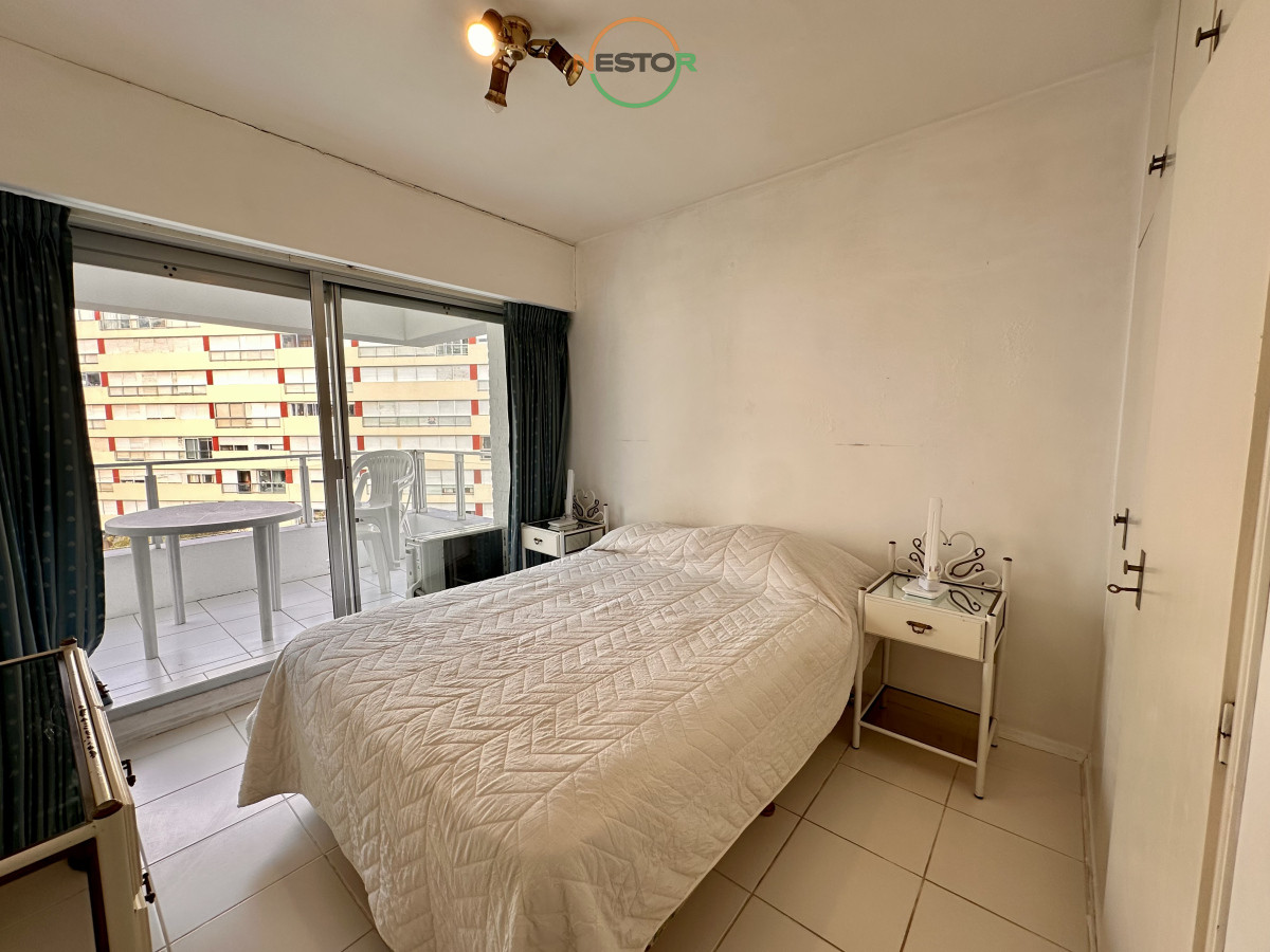 Apartamento ID.6821 - En alquiler , muy lindo apto en edificio con servicios, muy cerca del mar.