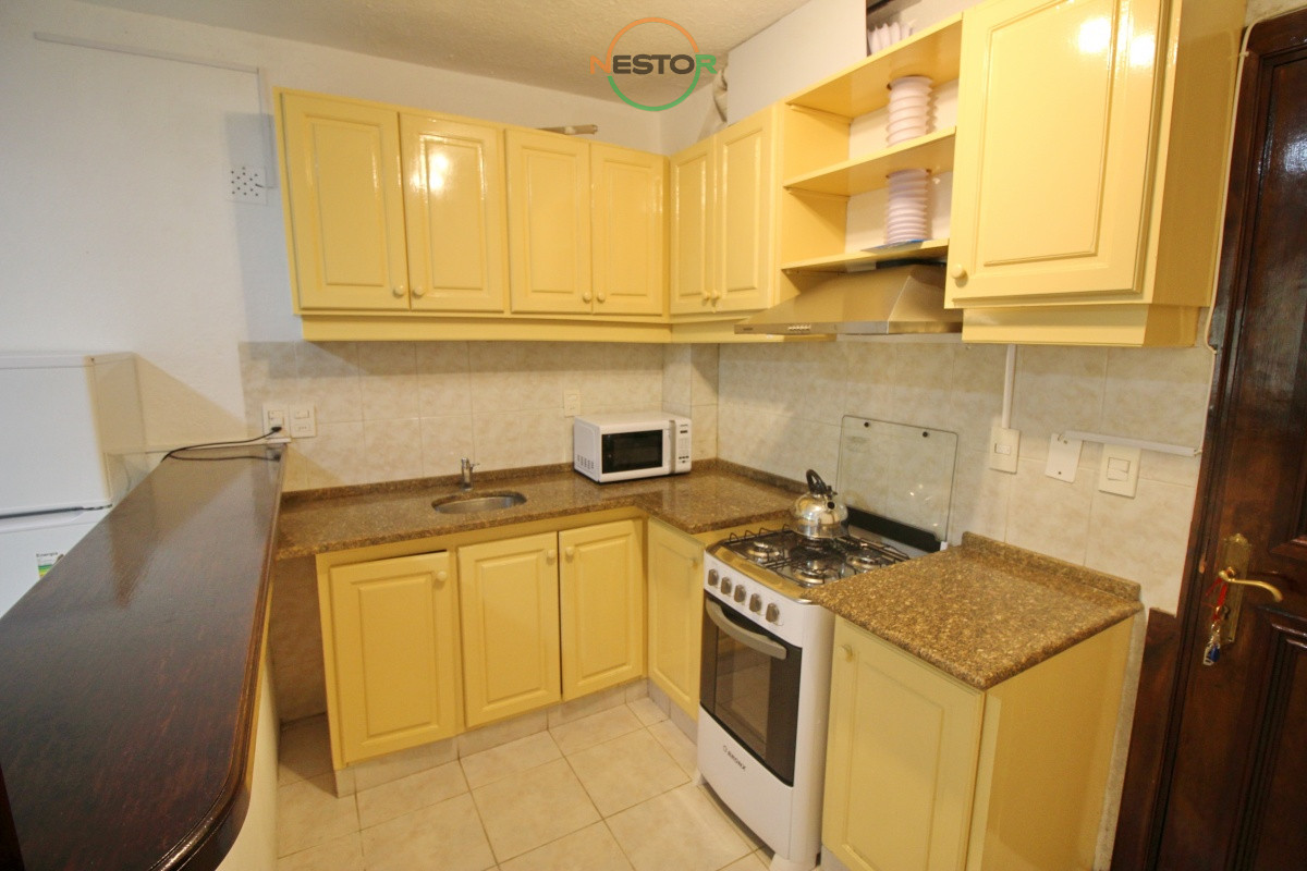 Apartamento ID.6824 - Alquilo apartamento anual, 1 dormitorio y garaje, cerca shopping, Punta del Este