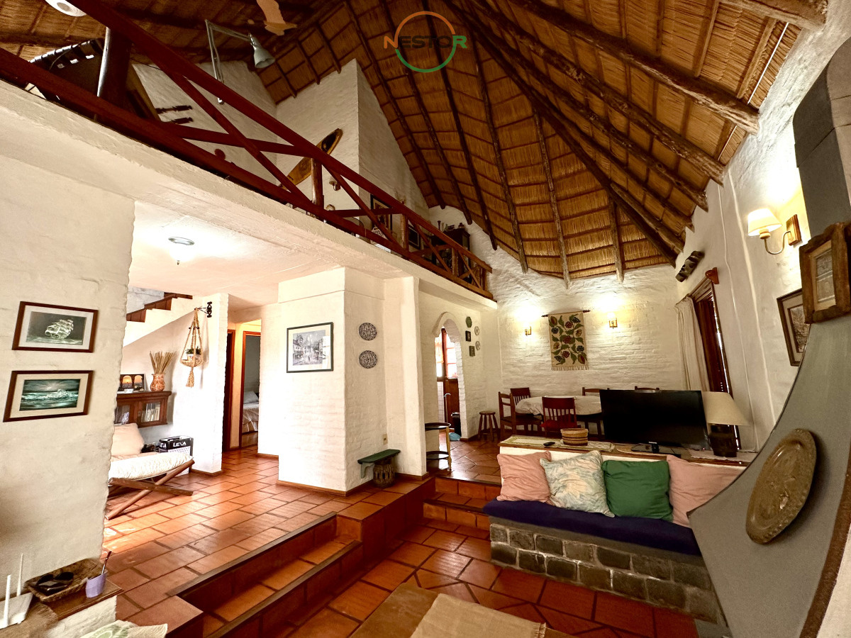 Casa ID.6819 - Casa en alquiler y venta