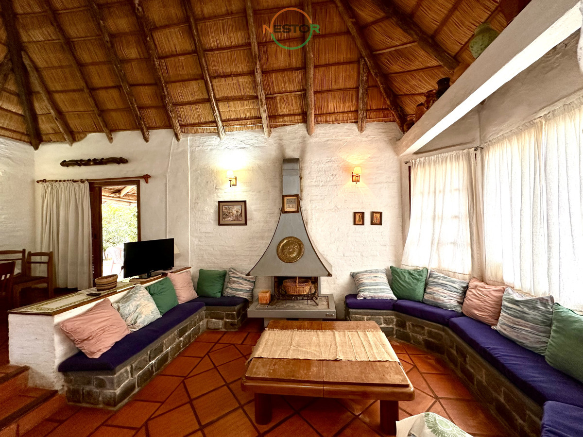 Casa ID.6819 - Casa en alquiler y venta