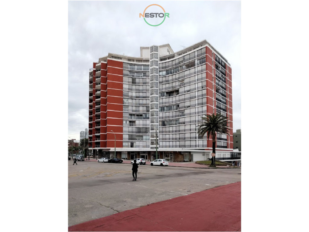 Apartamento ID.6823 - Piso alto en venta, con inmejorable vistas al mar y puerto de Punta del Este
