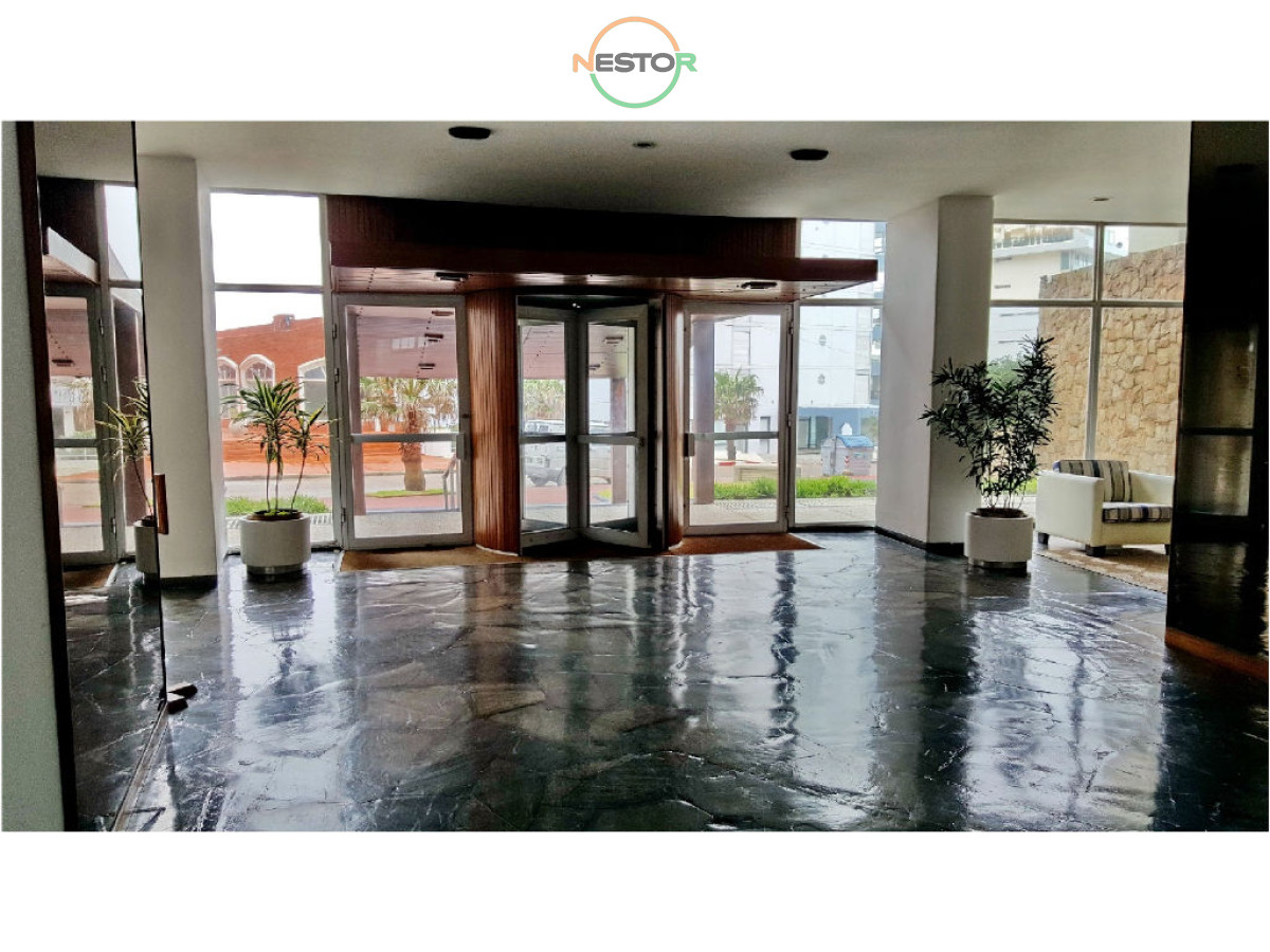 Apartamento ID.6823 - Piso alto en venta, con inmejorable vistas al mar y puerto de Punta del Este