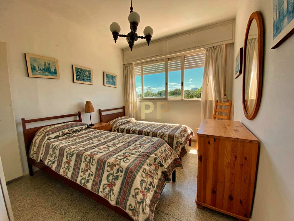 Apartamento ID.657 - Primera lÃ­nea frente al mar ( Mansa) Apartamento en Mansa, 2 dormitorios *